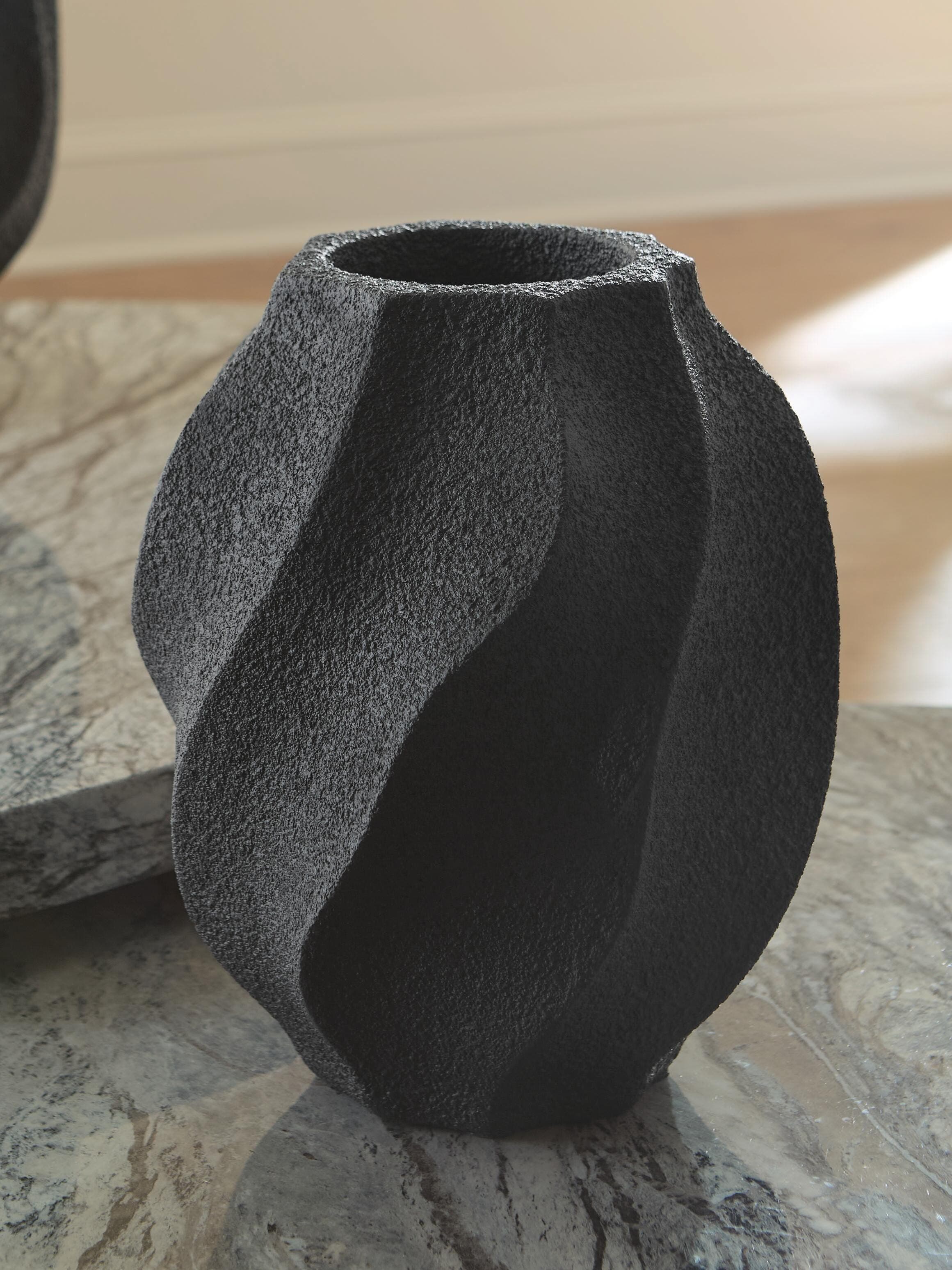 Judworth Vase — Black — view 2