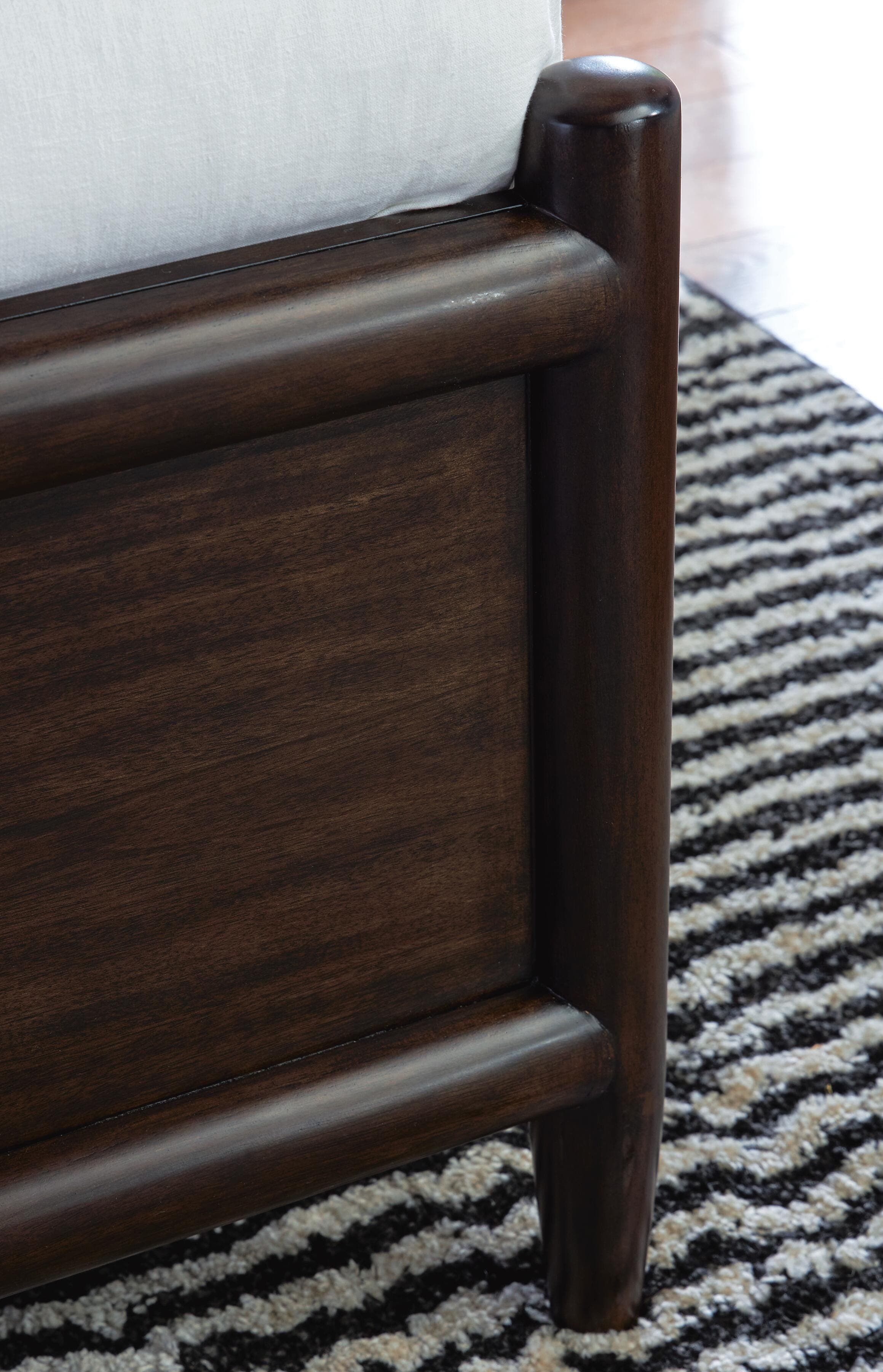 Dantenton King Panel Bed — Merlot — view 7