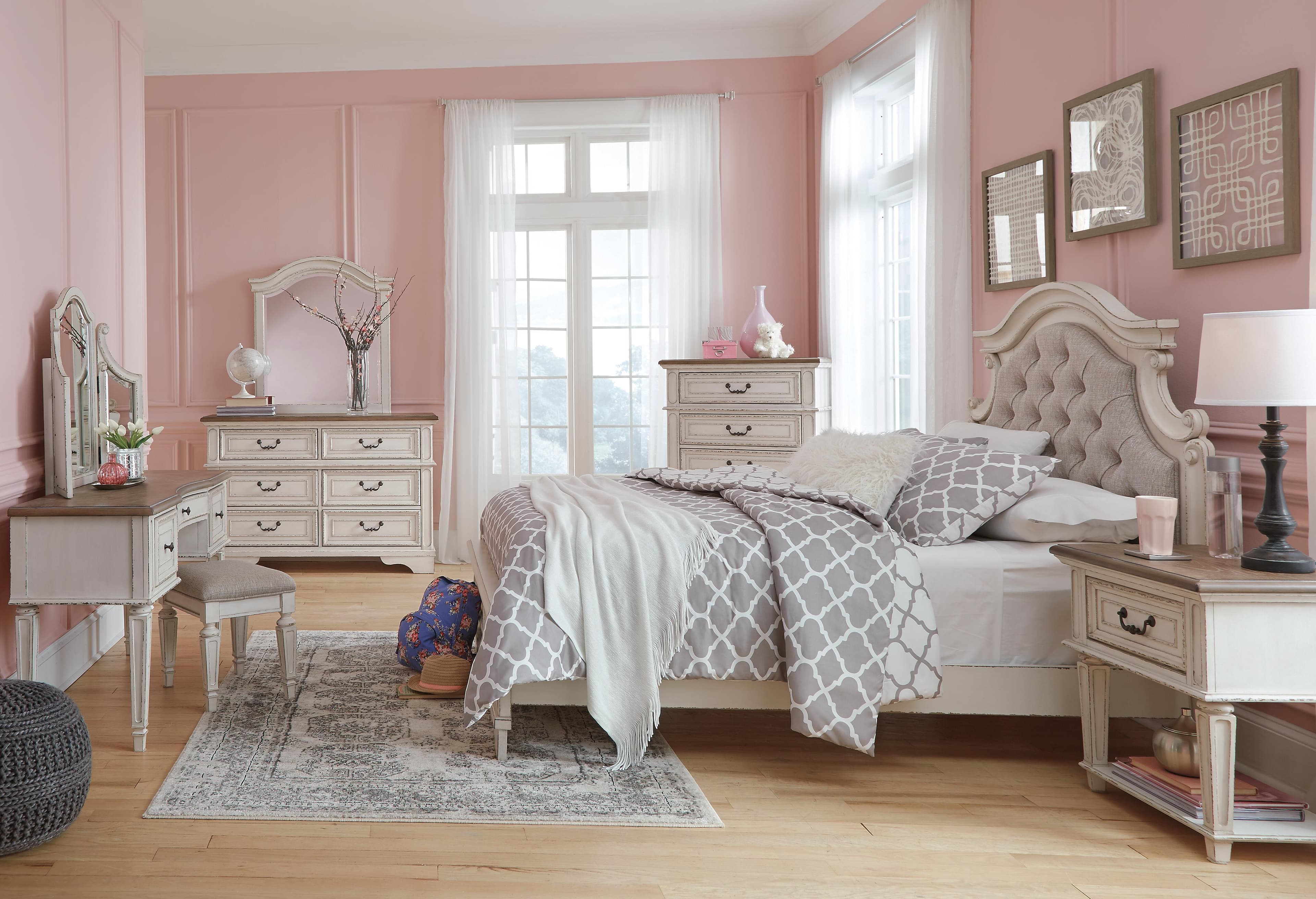 Realyn Full Panel Bed — White — view 5