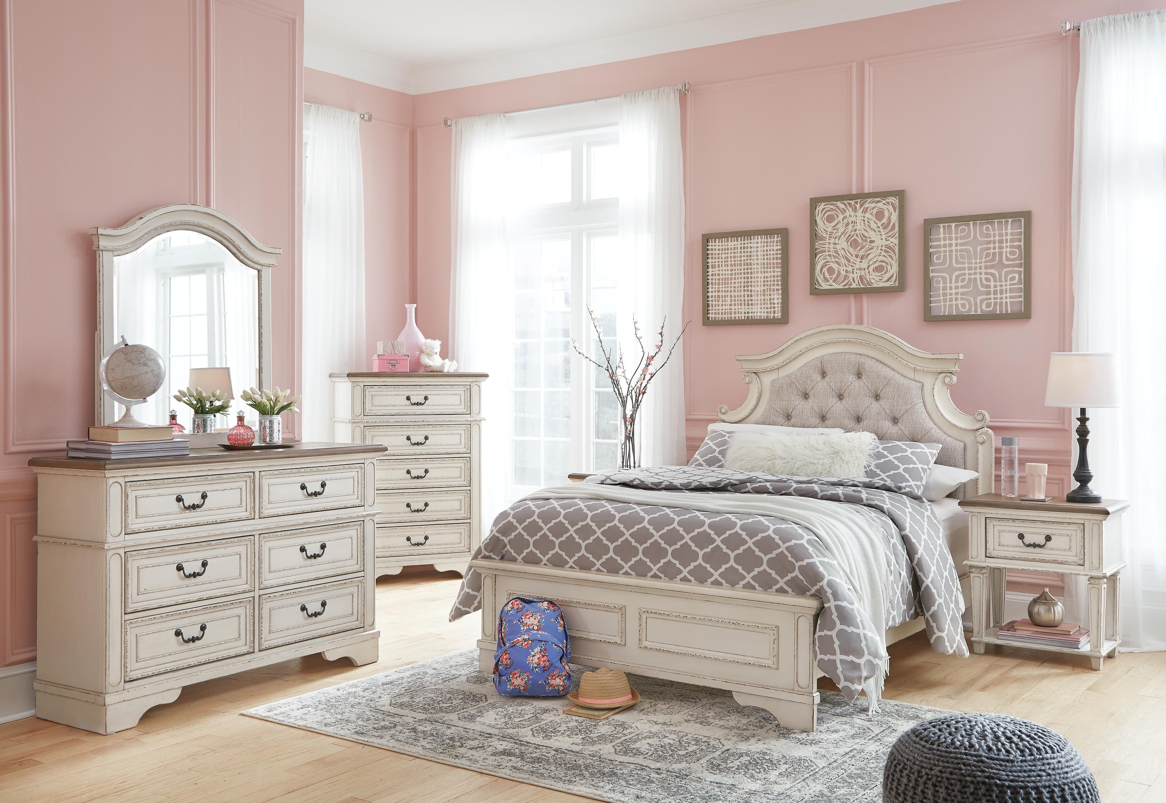 Realyn Full Panel Bed — White — view 6