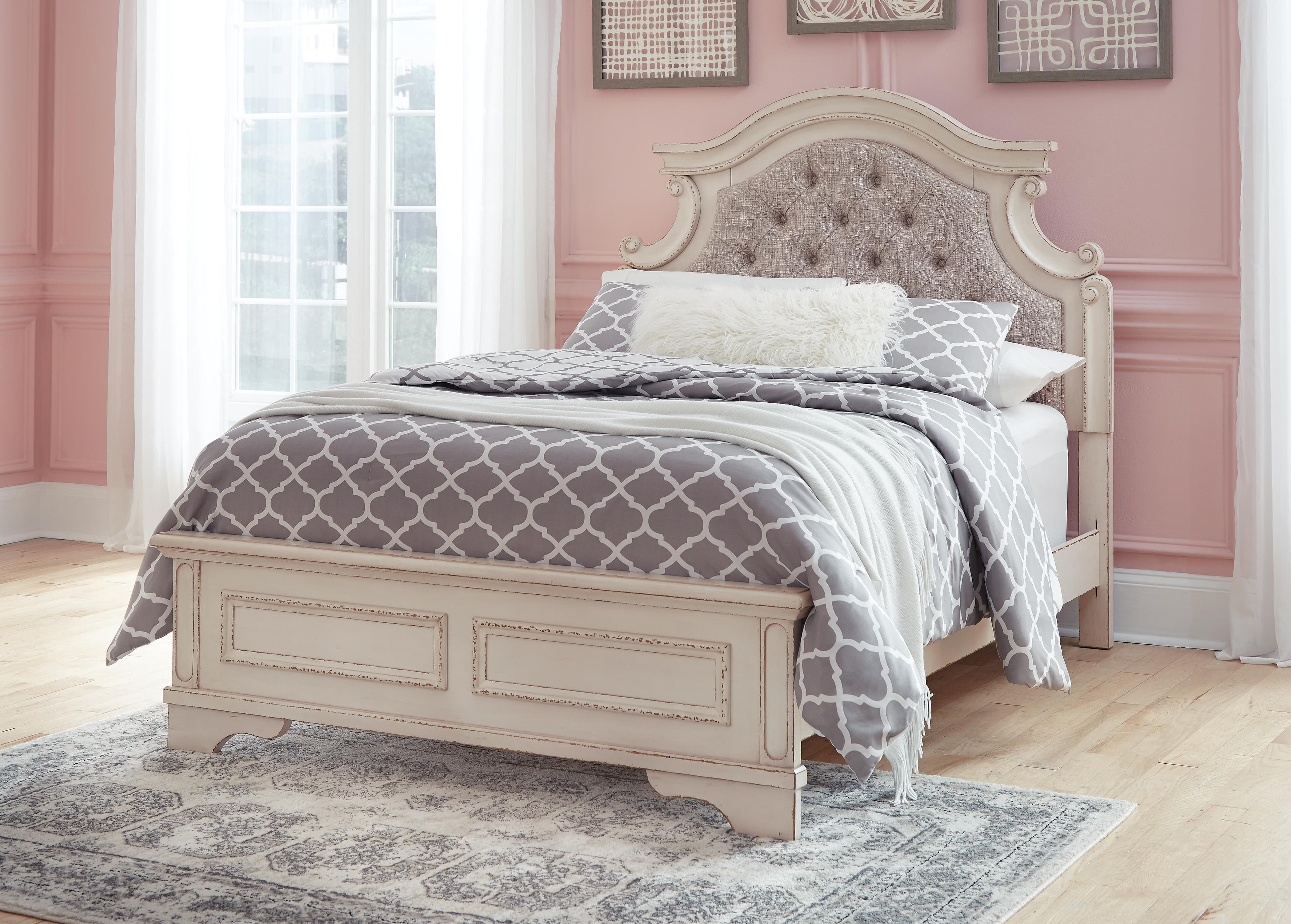 Realyn Full Panel Bed — White — view 2