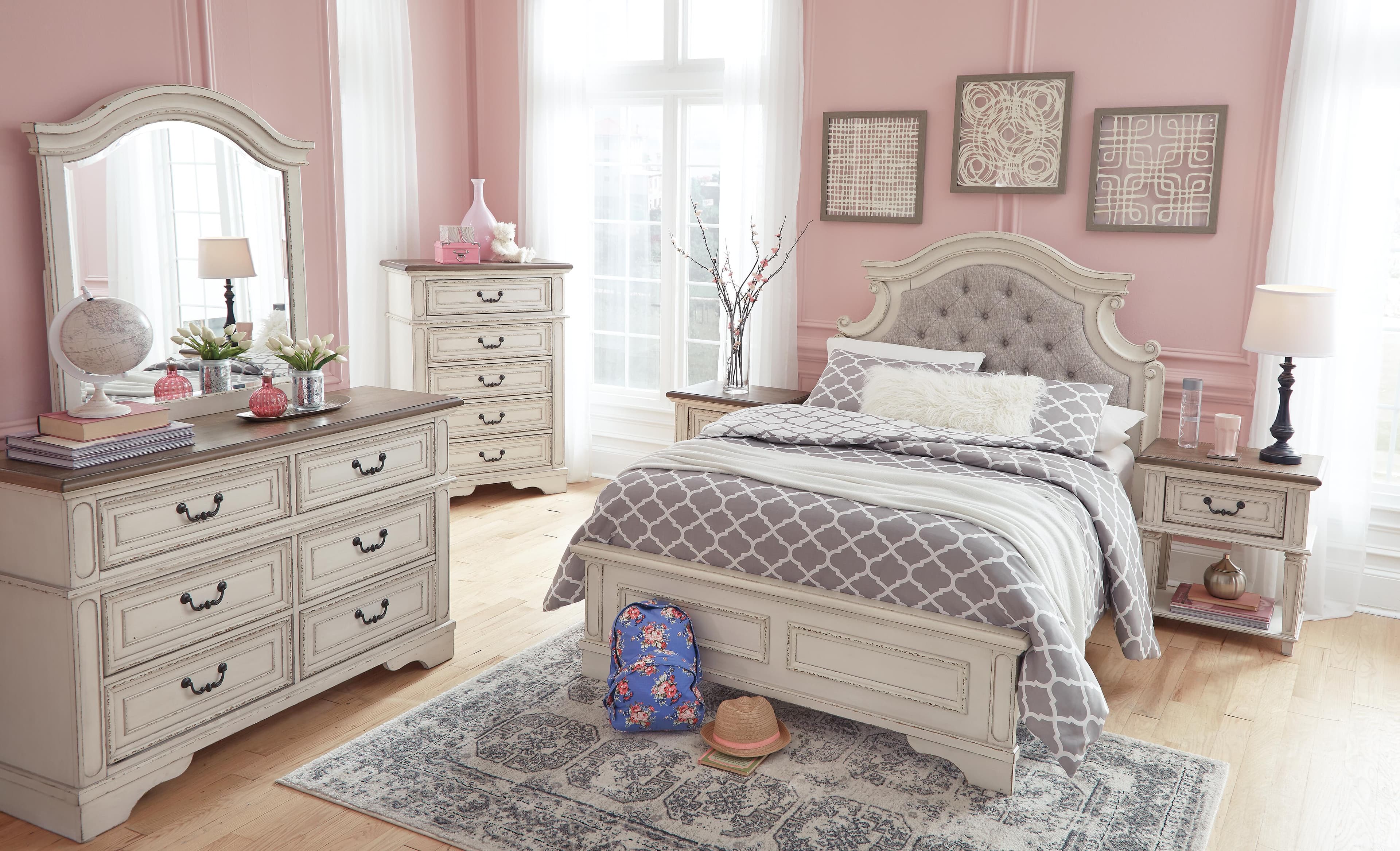 Realyn Full Panel Bed — White — view 7