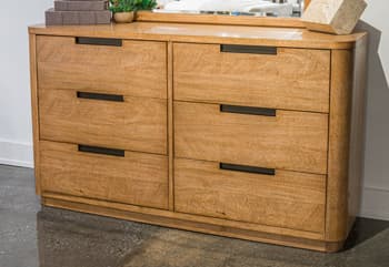 Cladian Dresser